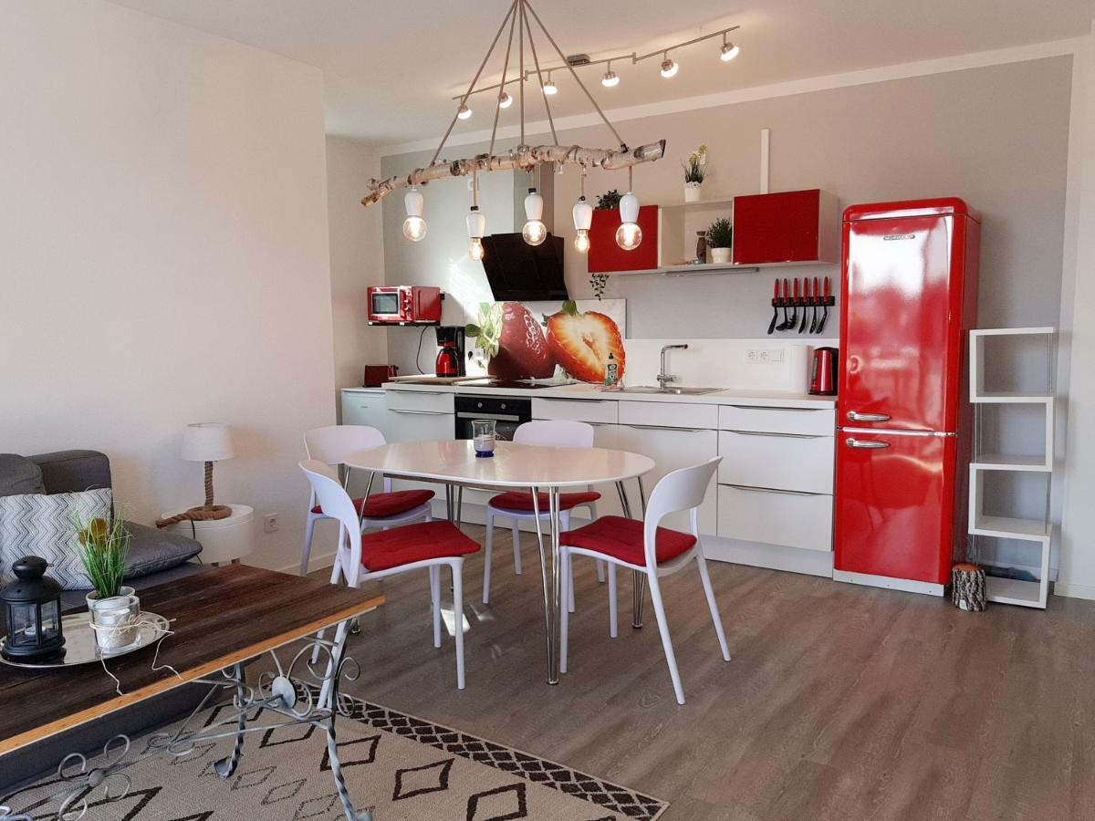 Ferienwohnung Strandraeuber Glowe Exteriör bild